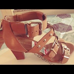 Women brown sandal